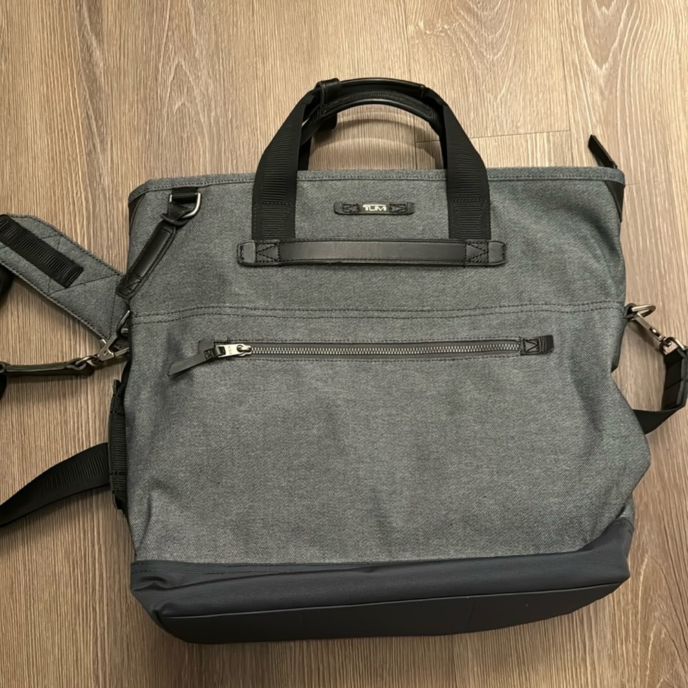 TUMI laptop carry tote